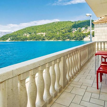 Beautiful Home In Pucisca With Wifi エクステリア 写真